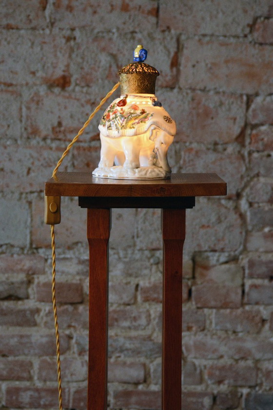 Lampada da tavolo asiatica restaurata, ottone, porcellana, nuova elettrificazione, India. Anni '70, Herzog (foto 4 di 11)