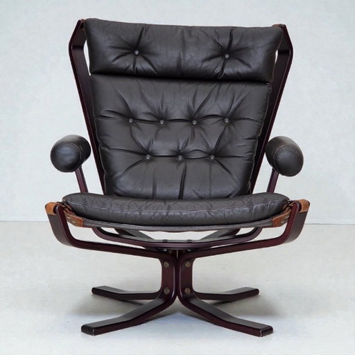 Jaren 70, Noors ontwerp van Sigurd Ressel, loungestoel model "Falcon".