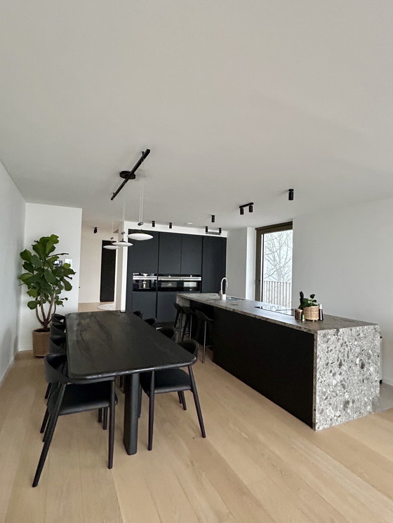 Image 1 of Table avec 8 chaises