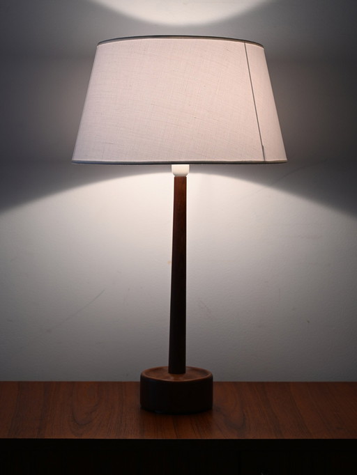 Lampe de table en teck tourné danoise des années 1950/60