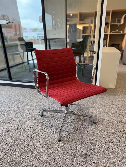 4x Vitra EA107 Eames Aluminum Chair Hopsak rosso ricondizionato