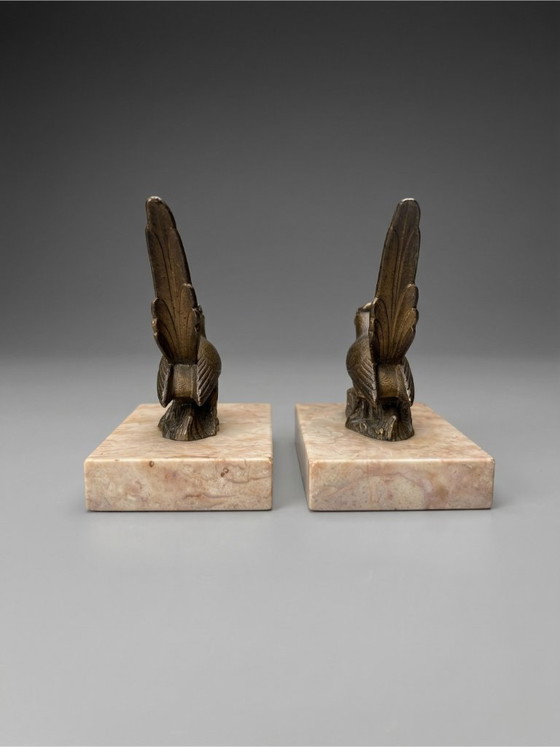 Image 1 of Pair of Art Deco bookends with birds – patinated spelter and pink marble – vintage – 1930s
