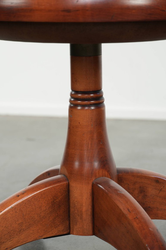 Image 1 of 2x draaibare Schuitema stoel/bijzetstoel/bureaustoel uit de Shaker serie met een cognac kleurige rundleren zitting