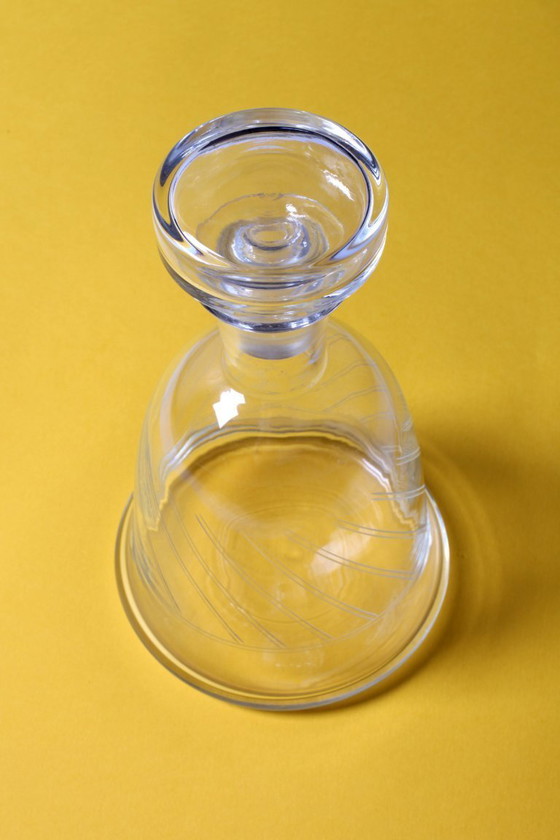 Vintage klokvormige glazen karaf met stop: Italiaanse karaf uit het midden van de 20e eeuw – Glazen & Karaffen (photo 5 of 7)
