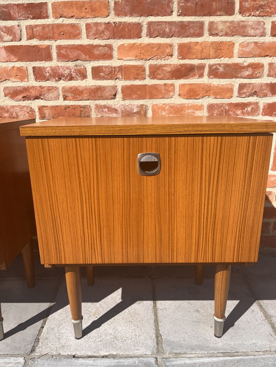 Image 1 of Dos mesitas de noche de los años 60/70