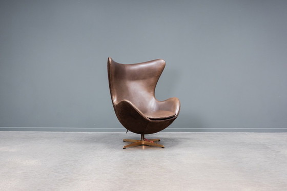 Image 1 of Fauteuil œuf édition anniversaire