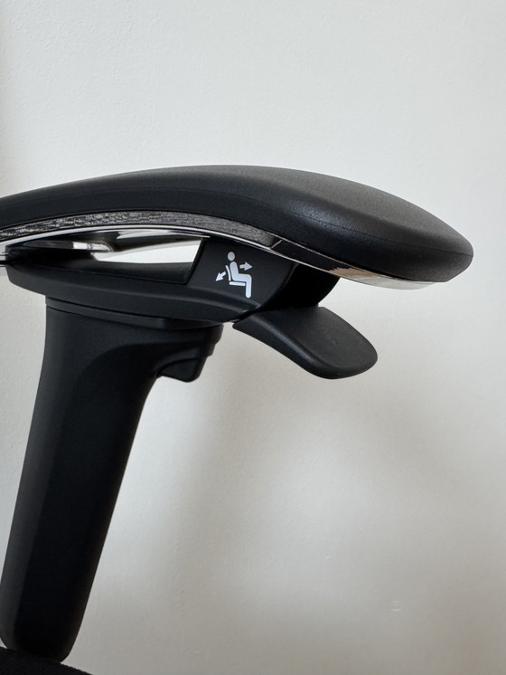 Image 1 of Okamura Contessa Seconda