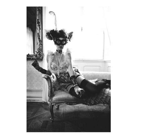 Image 1 of Cobra Art mostrando su pintura - 120x80