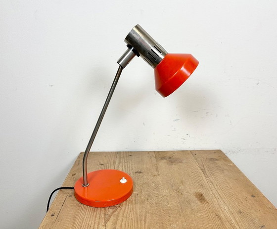 Image 1 of Lampada da tavolo arancione vintage della Germania dell'Est di AKA Leuchten, anni '70