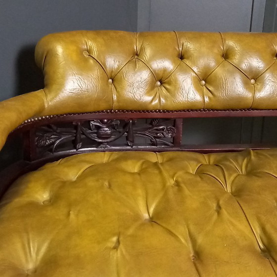 Image 1 of Sofá Chesterfield de dos plazas - Victoriano 1890-1910
