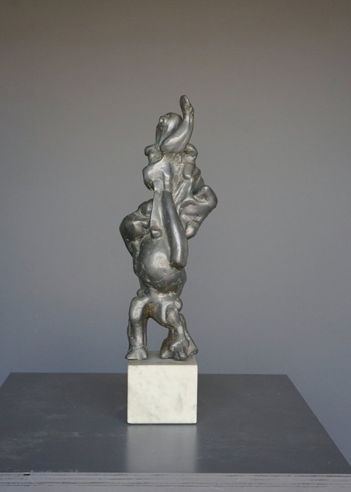 Groot abstract beeldhouwwerk, jaren 1960, lood op een marmeren sokkel. – beeldhouwkunst, Marble, Metal