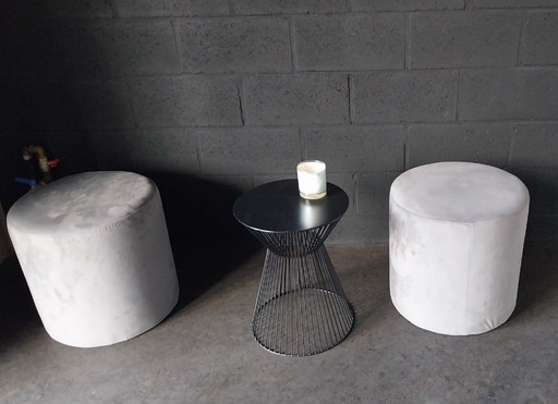 Ottomanen und Beistelltisch