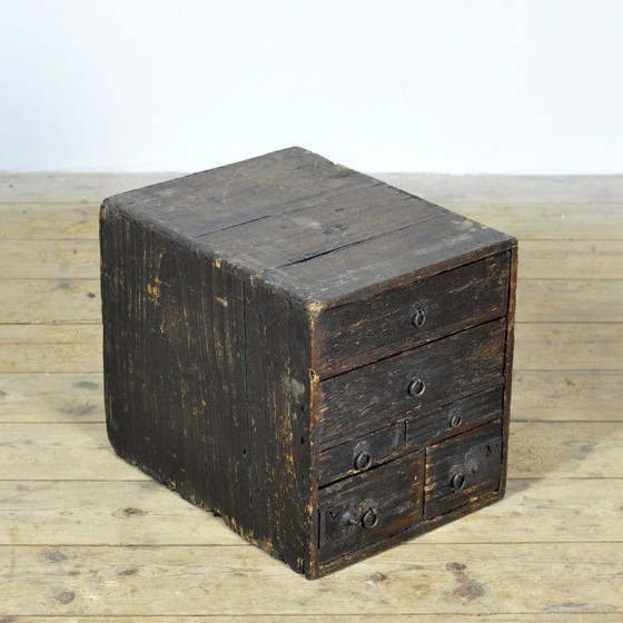 Antique Japanese small chest of drawers, circa 1900 – Iron, Wood (photo 3 of 12)