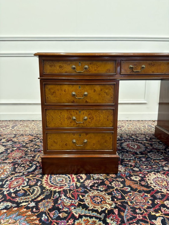 Scrivania classica italiana in radica di noce con pelle verde – Scrivanie, Leather, Wood (photo 9 of 15)