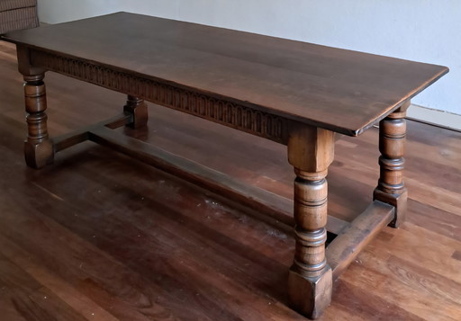 Beautiful solid oak dining table