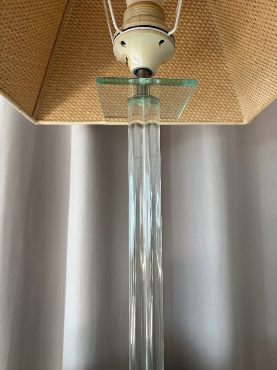 Vintage Hollywood Regency Acrylic Table Lamp With Original Woven Shade – Plastic (photo 4 of 14)