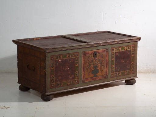 Antieke polychrome bruidskist van grenenhout – Centraal-Europa, circa 1850