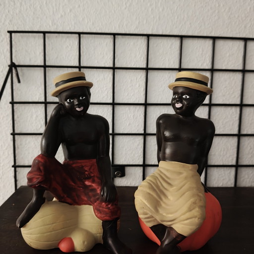 Coppia di statuine vintage di ragazzi dipinte a mano – 17 cm