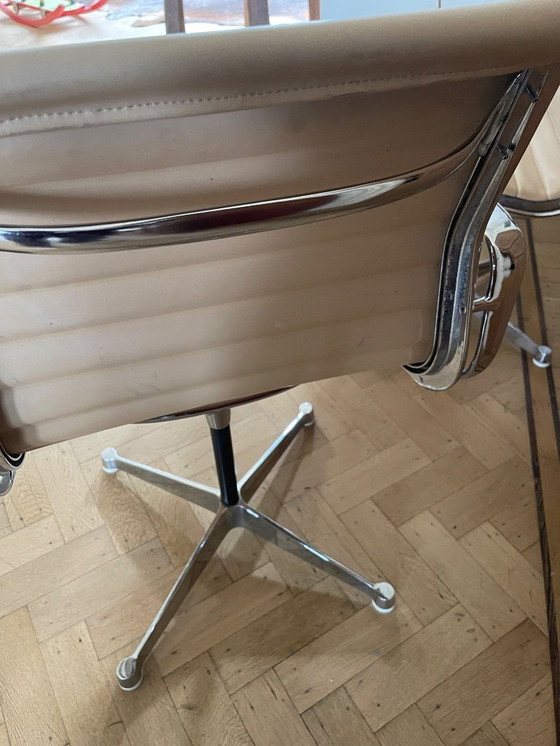 Image 1 of Chaise Eames originale des années 60-70 avec étiquette
