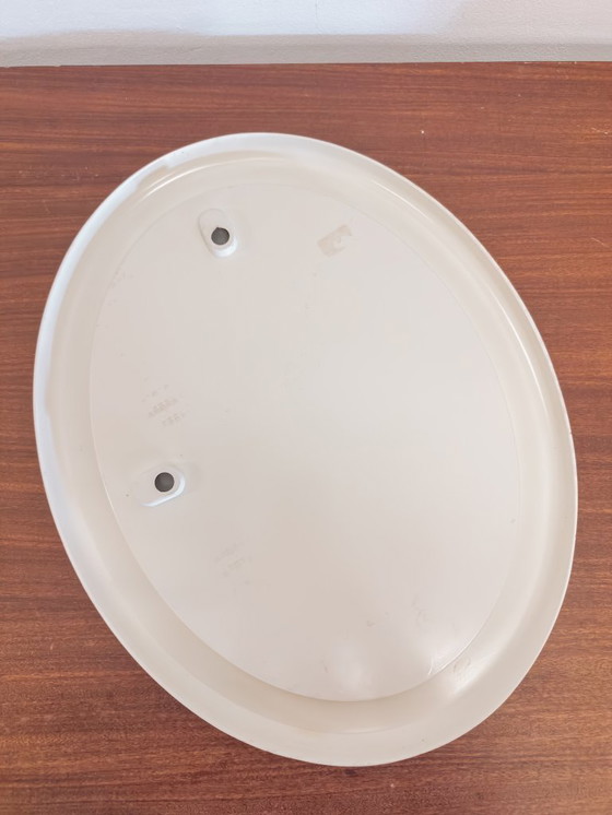 Image 1 of Specchio ovale vintage in plastica bianca