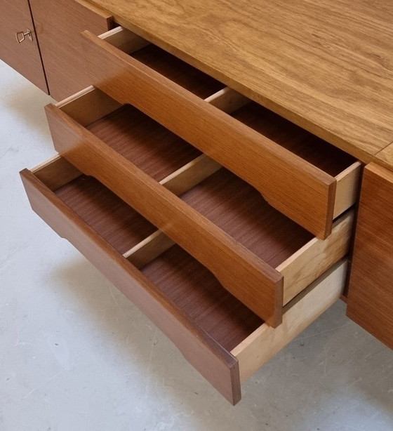 Image 1 of Credenza bassa di metà secolo