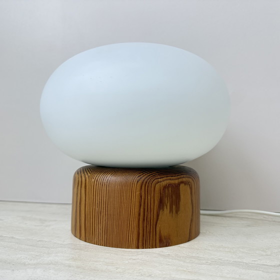 Image 1 of Lampe de table vintage en verre au lait avec base en bois par Bestform Freudenberg , 1970