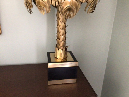 Palm tree lamp designed by Cristian Tecoueyres