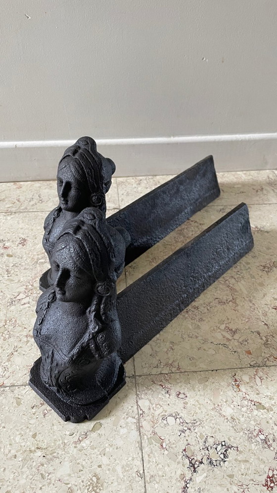 Image 1 of Perros de bomberos de hierro fundido antiguos para apartamentos