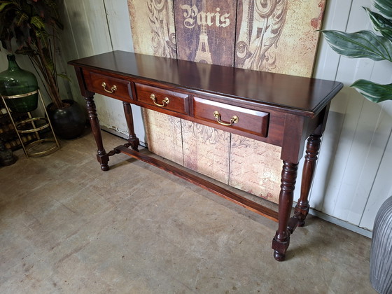 Image 1 of Klassieke Engelse sidetable, wandconsole. haltafel afm. 142x36cm en 77cm hoog.