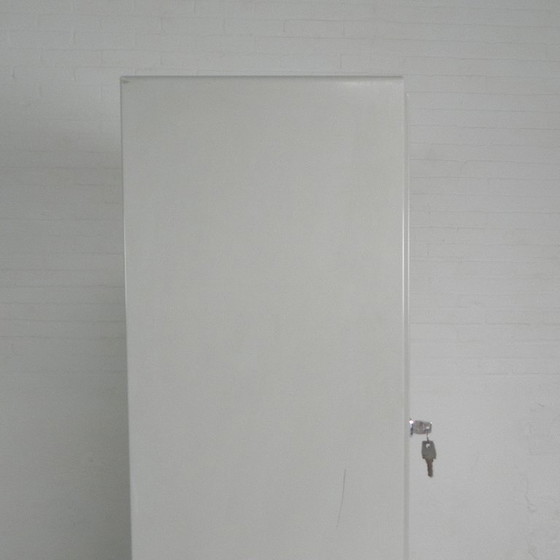 Image 1 of Armadietto medico in acciaio, Oostwoud, anni '60