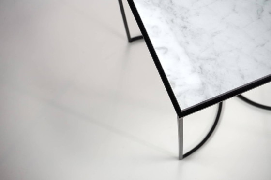Image 1 of NaiveE carrara marble side table
