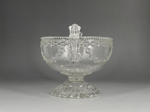 Cuenco de pedestal antiguo de vidrio prensado con asas de perro – Decoración con guirnalda de cadenas (c. 1900)