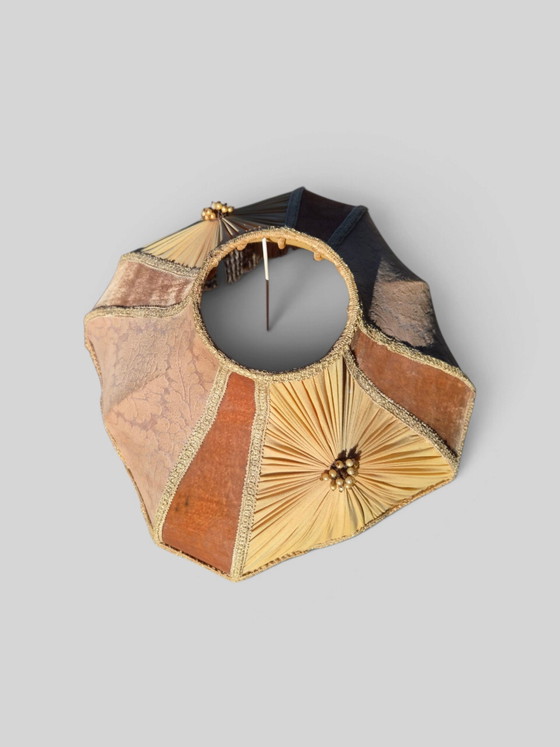 Magnifique lampe orientale sculptée à la main avec abat-jour vintage – Luminaires, Textile, Velvet (photo 4 of 5)