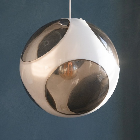 Image 1 of Lámpara colgante espacial redonda blanca con forma de ojo de insecto
