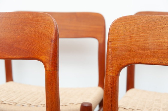 Image 1 of 8 sedie da pranzo modello 75 in teak di Niels Otto Møller per J. L. Møller Møbelfabrik (anni '50)