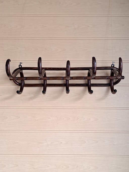 Porte-manteau en bois courbé