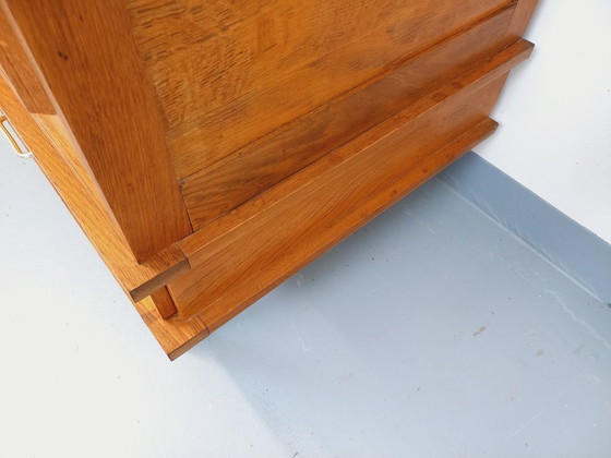 Image 1 of Vintage eikenhouten kledingkast uit de jaren 60