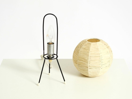 Image 1 of Beautiful mid-century modern tripod raffia table night lamp in very good vintage condition