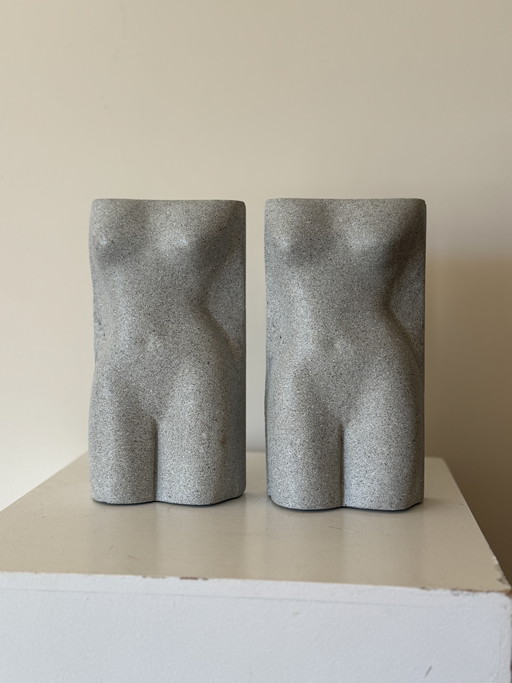Ensemble de 2 serre-livres vintage en pierre représentant un torse féminin
