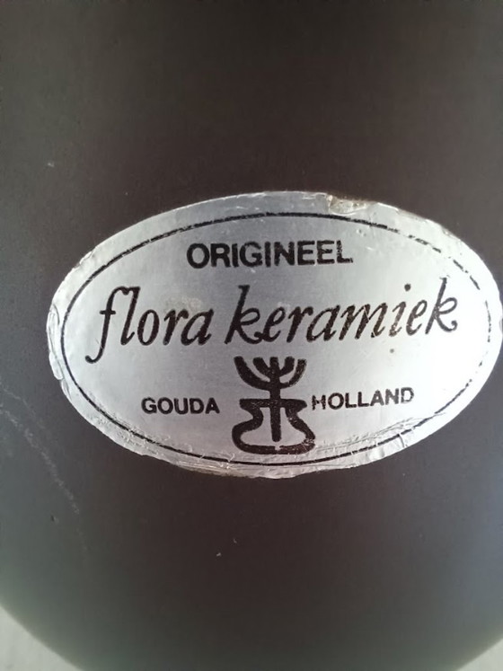 Flora Gouda Studio Vaso in Ceramica – Marrone Cioccolato Opaco – Mid-Century Modern – Vasi (photo 4 of 5)
