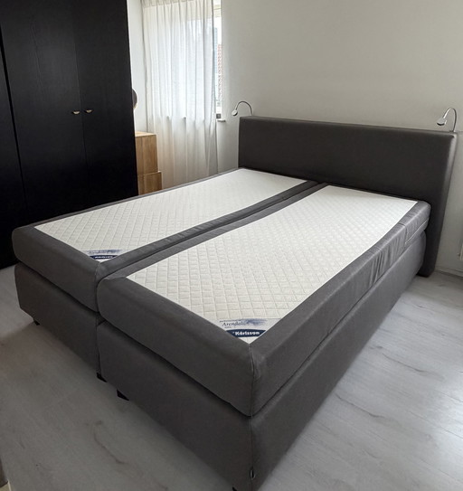 Lit Karlsson avec tête de lit 160x200cm