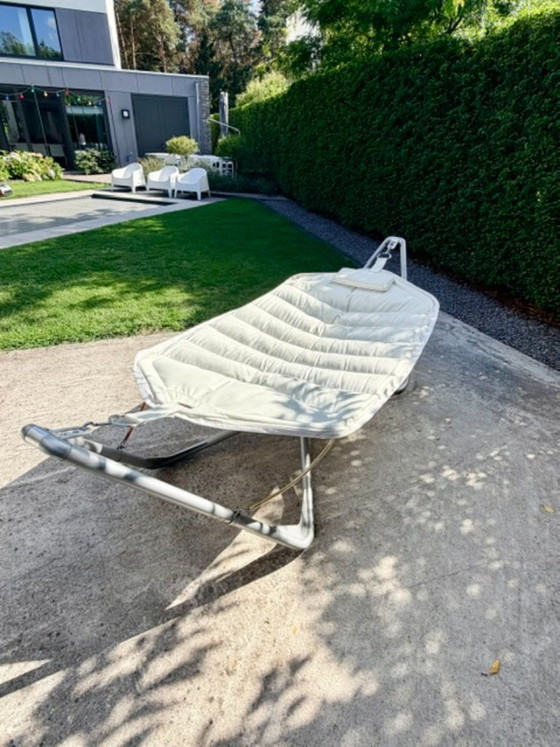 Hangmat met aluminium standaard en dik gewatteerd kussen – Ligbed tuin, Polyester (photo 7 of 29)