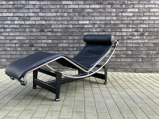 Original Cassina Le Corbusier LC4 Schwarz/Chrom, wie neu