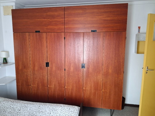 Pastoe kledingkast (bed en nachtkastjes)