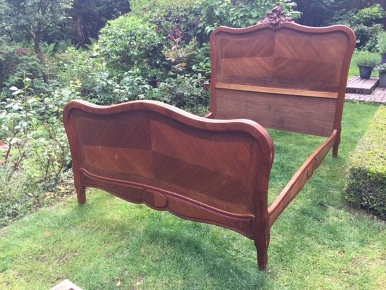 Image 1 of Letto con struttura in stile Luigi XV | 130x190