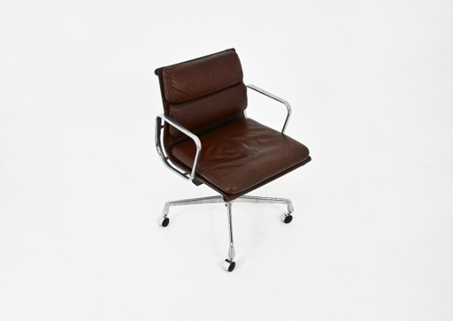 Fauteuil Soft Pad conçu par Charles et Ray Eames pour Herman Miller, années 1970