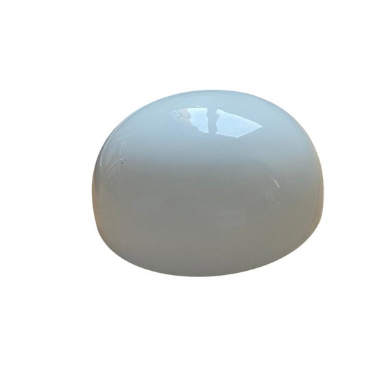 Piccola applique o lampada da soffitto antica in vetro opalino bianco, a forma di mezzaluna o semisferica, 15 (photo 6 of 6)