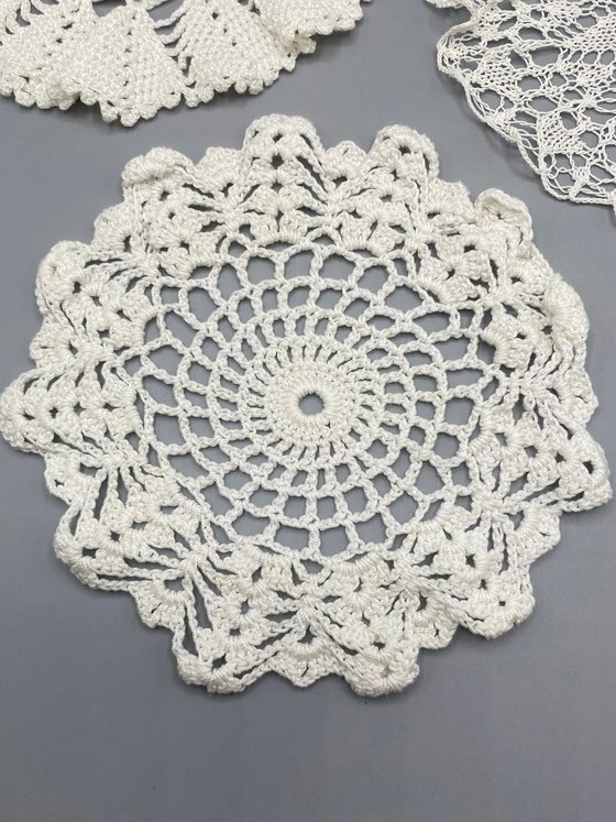 3 vintage handgemaakte kanten en gehaakte kleedjes – Decoratieve objecten (photo 2 of 5)