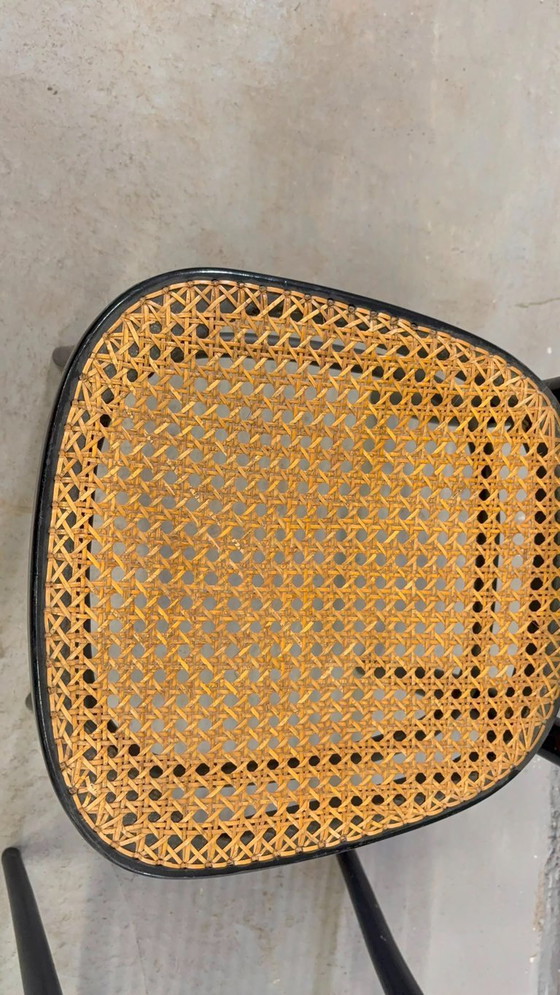Image 1 of Een paar gebogen houten stoelen, met Weense rieten zittingen, jaren 60, Polen