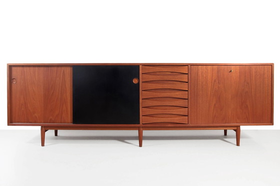 Arne Vodder Model 29 teak sideboard for Sibast, Denmark 1950 – Wood, Design (photo 5 of 7)